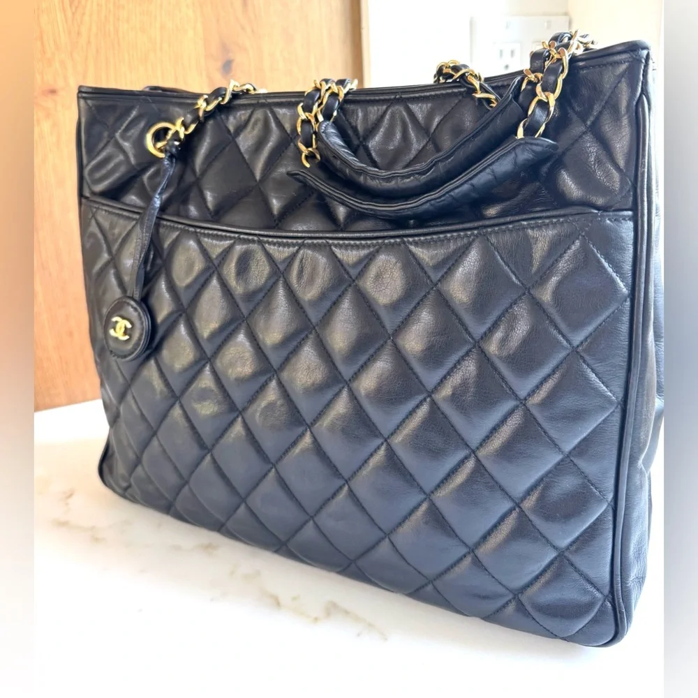 CHANEL Vintage Medallion Tote Black Quilted Lambskin Gold Chain Shoulder Bag - Picture 3 of 16